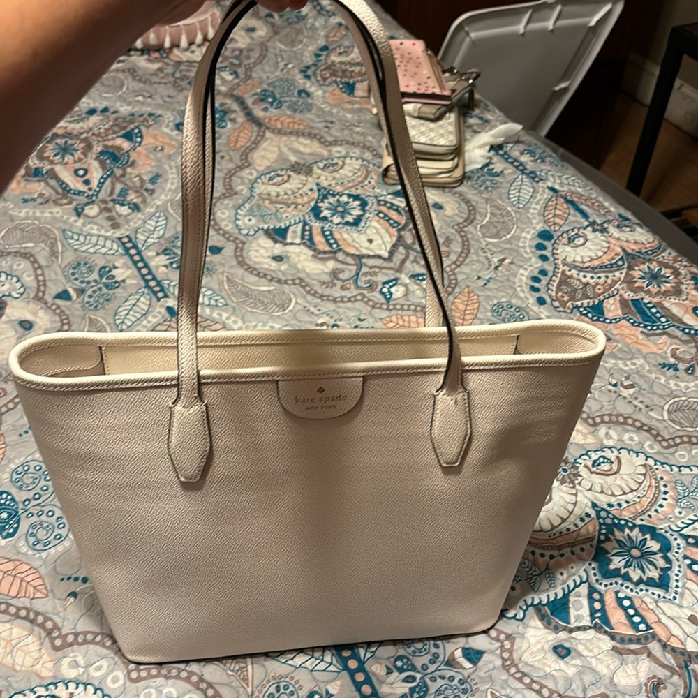 COPY - COPY - Brand new large Kate spade tote